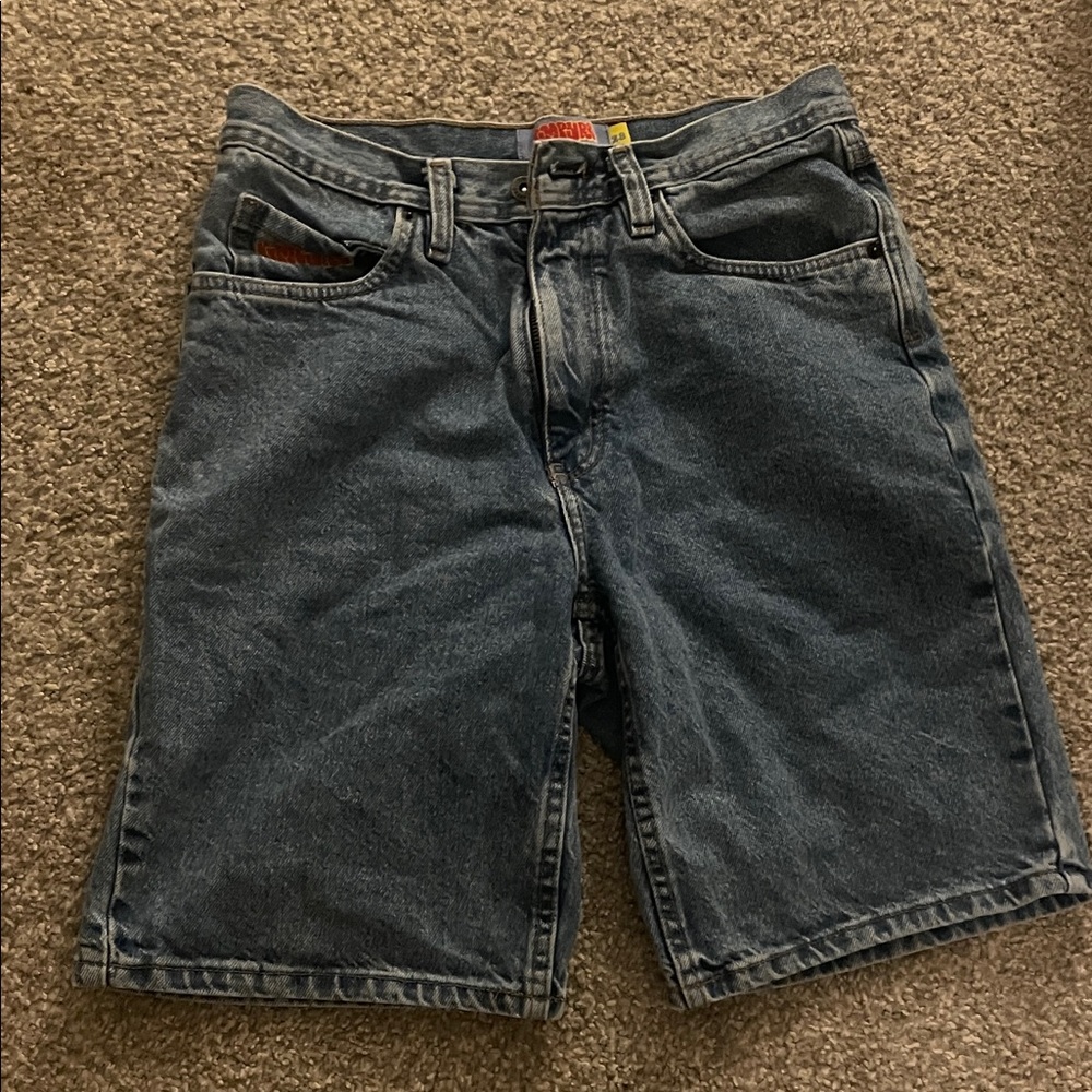 Empyre men’s 28 skater jorts
